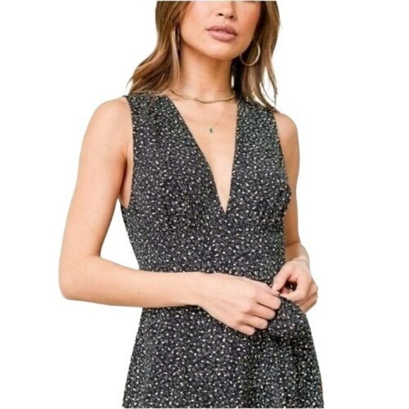 Lulu's Fashion Find Black Floral Print Ruffled Faux Wrap Maxi Dress, Sz M - Picture 2 of 10